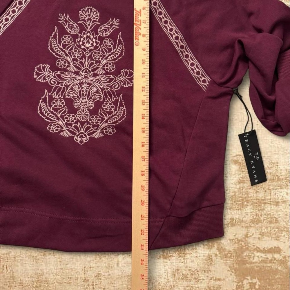 Plum embroidered crewneck Floral stitch + lace trim Size M - Picture 4 of 6